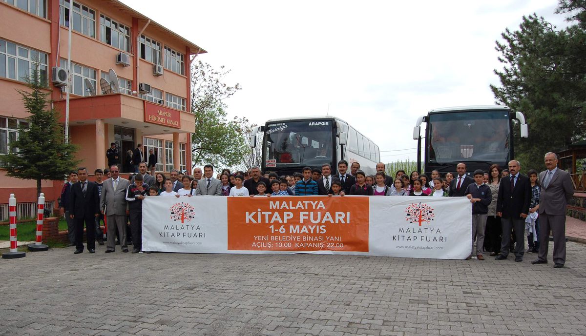 Öğrenciler, Kitap Fuarına Götürüldü