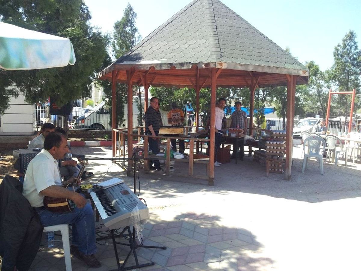 Okullarının İhtiyaçları İçin Kermes Düzenlediler