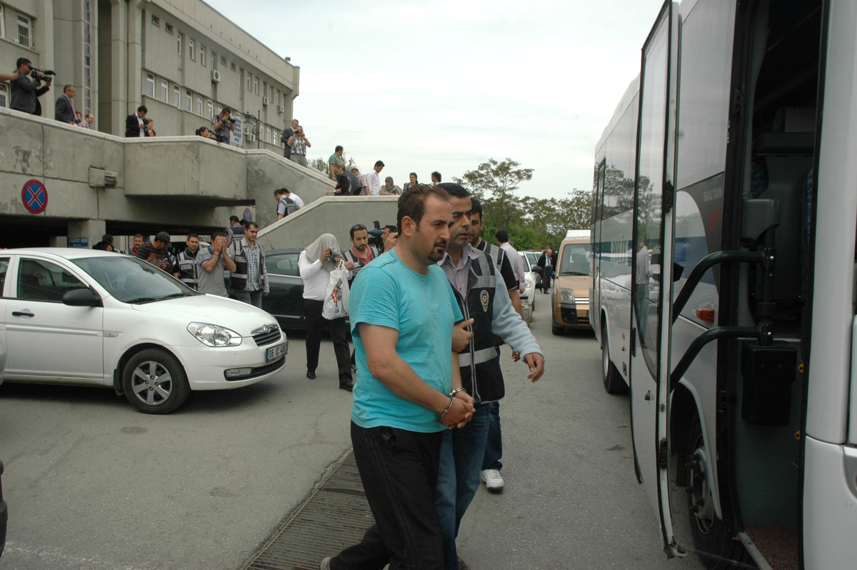 Polis, Oto Hırsızlarının Şanzımanını Dağıttı