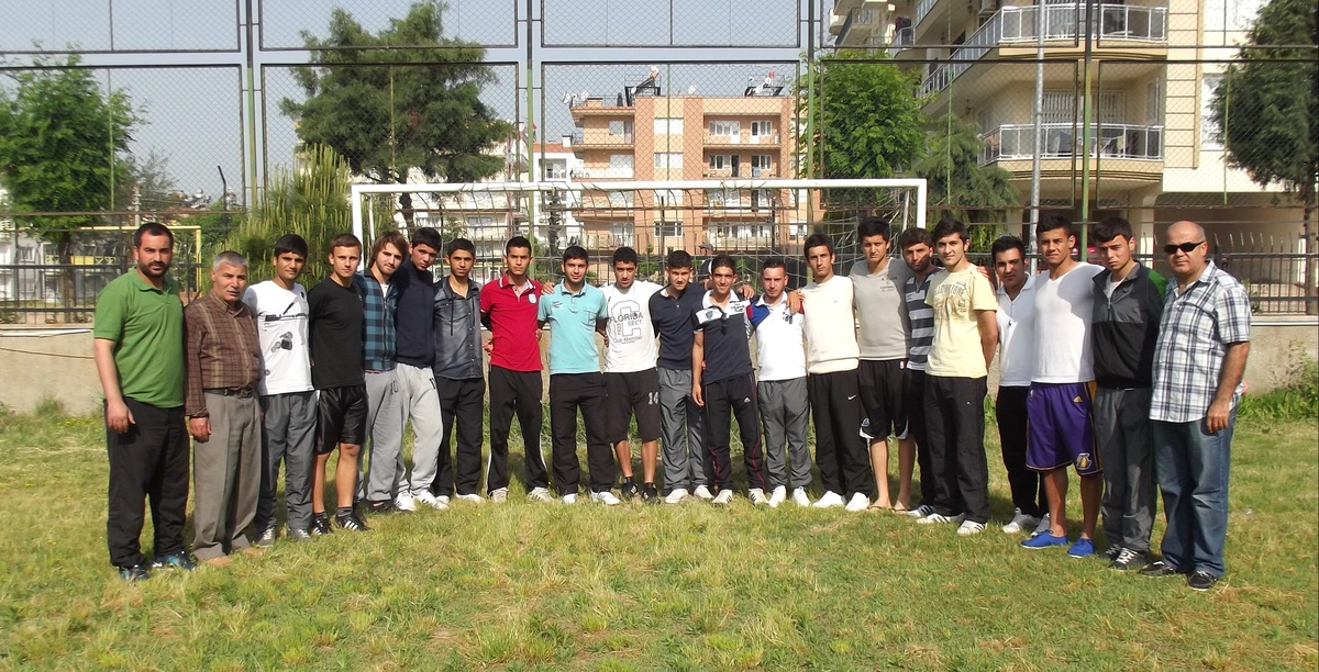 Sağlıkspor U 19 Takımı Türkiye Şampiyonası İçin Muğla\'ya Gitti