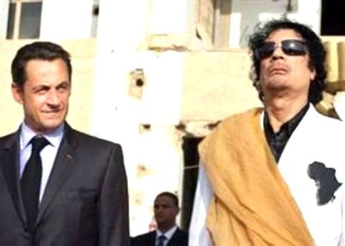 Sarkozy\'nin Kampanyasını Kaddafi Finanse Etti