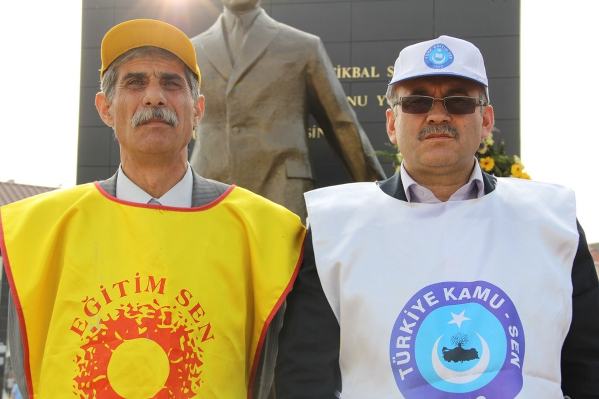 Sendikalardan Kamu Görevlilerine Şiddete Hayır Protestosu