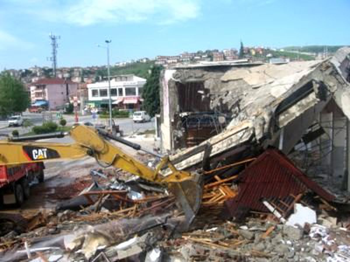 Serdivan Belediyesi Yeni Hizmet Binası İnşaatı Devam Ediyor