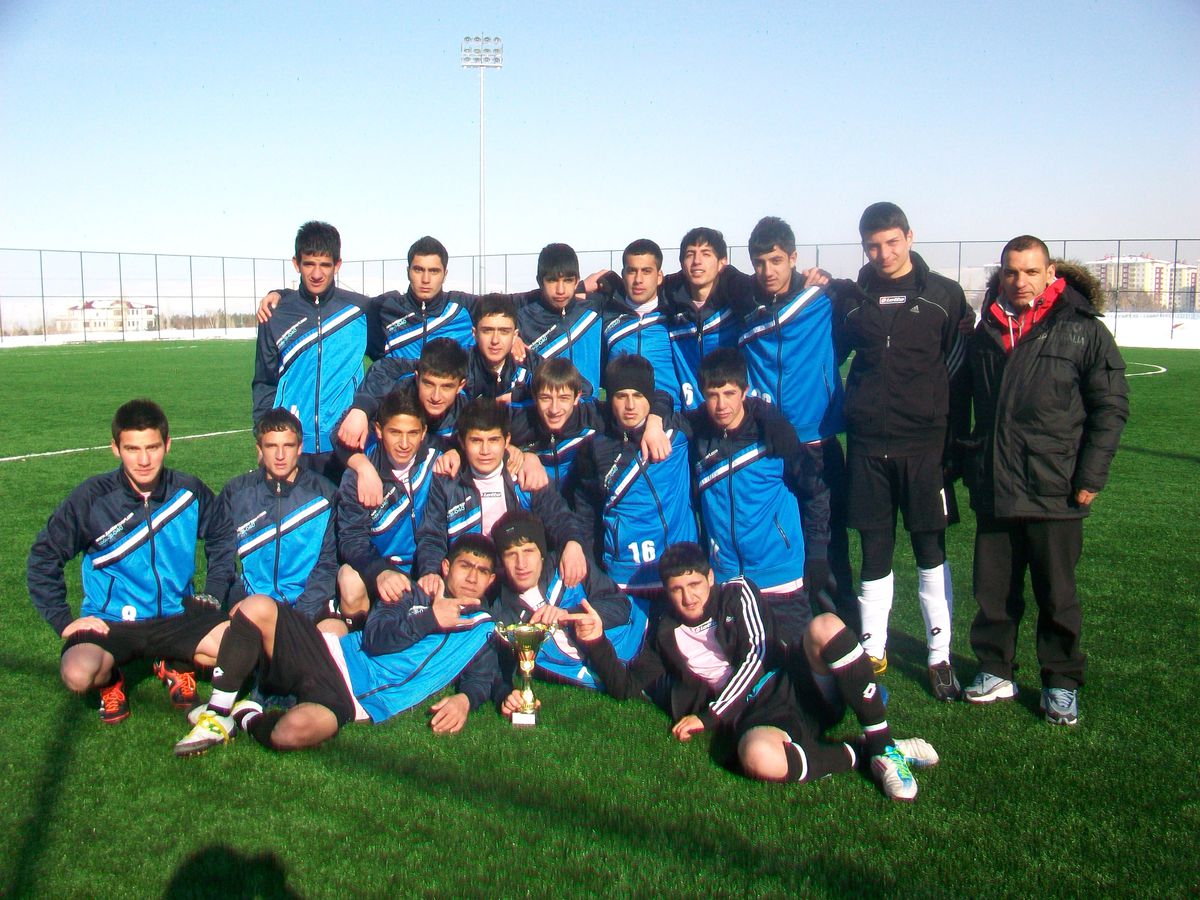 Spor Lisesi İkinci Oldu