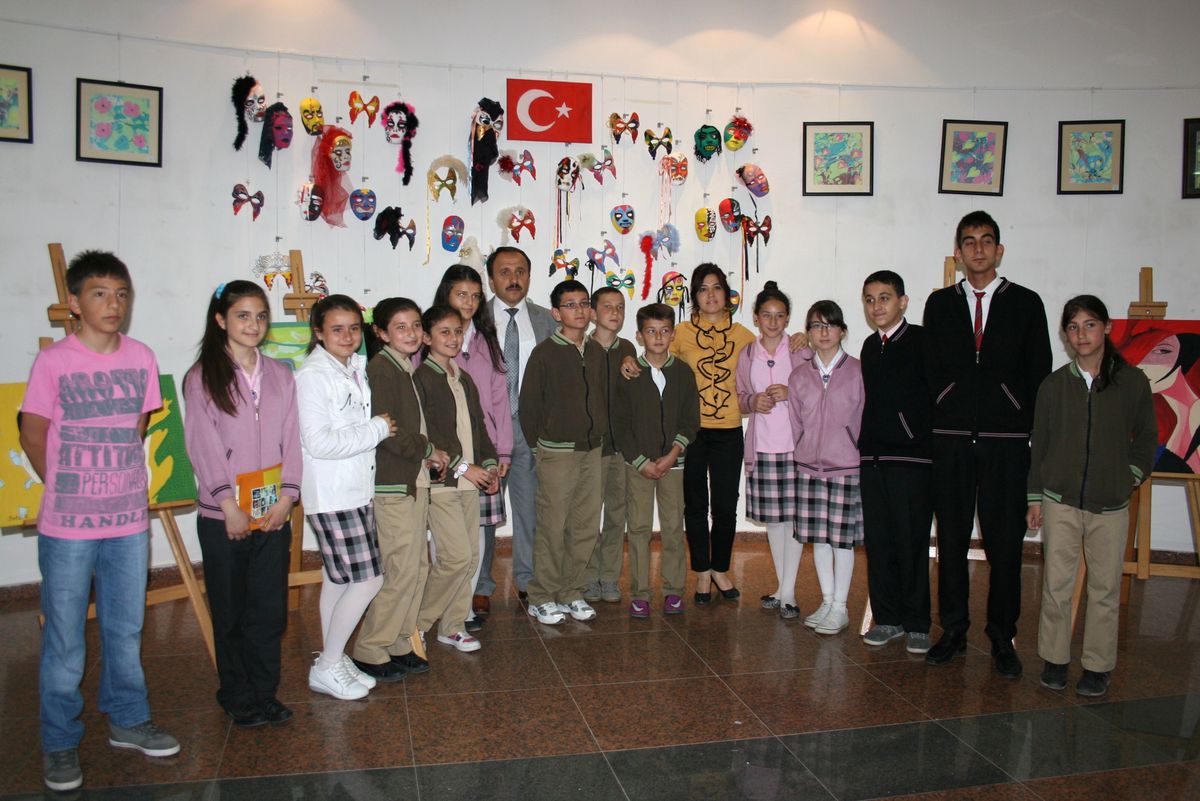 Yeşiltepe İöo\'dan Görsel Sanatlar Sergisi