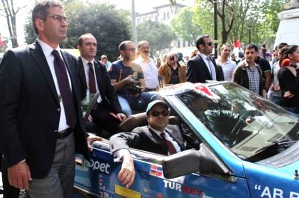 1bakan Bağış, Barış Rallisinin Startını Verdi
