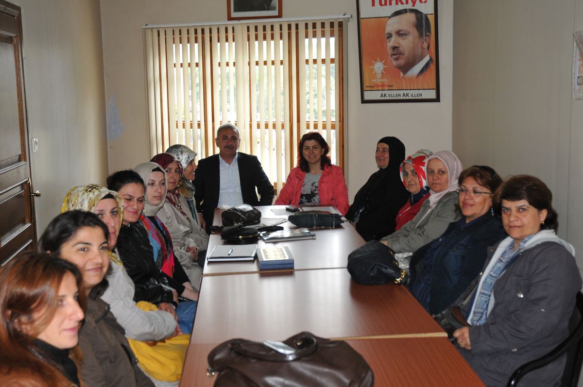 AK Parti İl Kadın Kolları Başkanı Akçakoca\'da