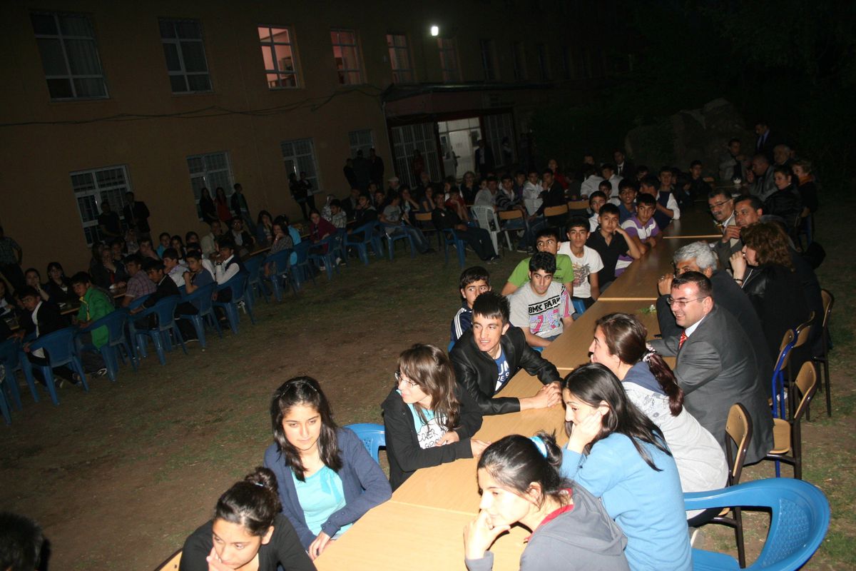 Akademisyenler Lise Öğrencileriyle Buluştu