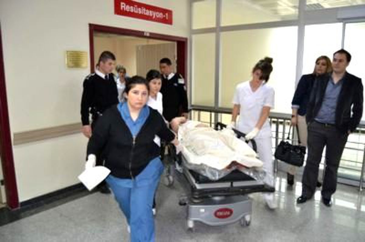 Babasıyla İlişkisi Olduğunu İddia Ettiği Kadını Bıçakladı