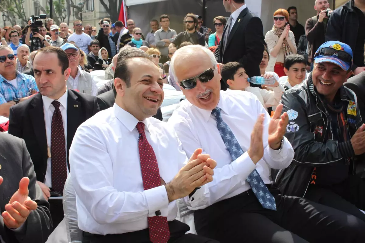 Bakan Egemen Bağış, Klasik Otomobille Tur Attı