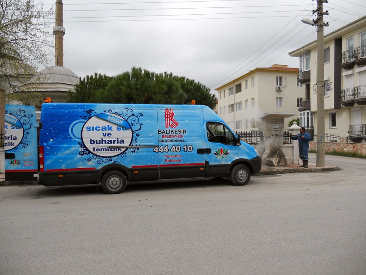 Balıkesir Belediyesinden Bahar Temizliği