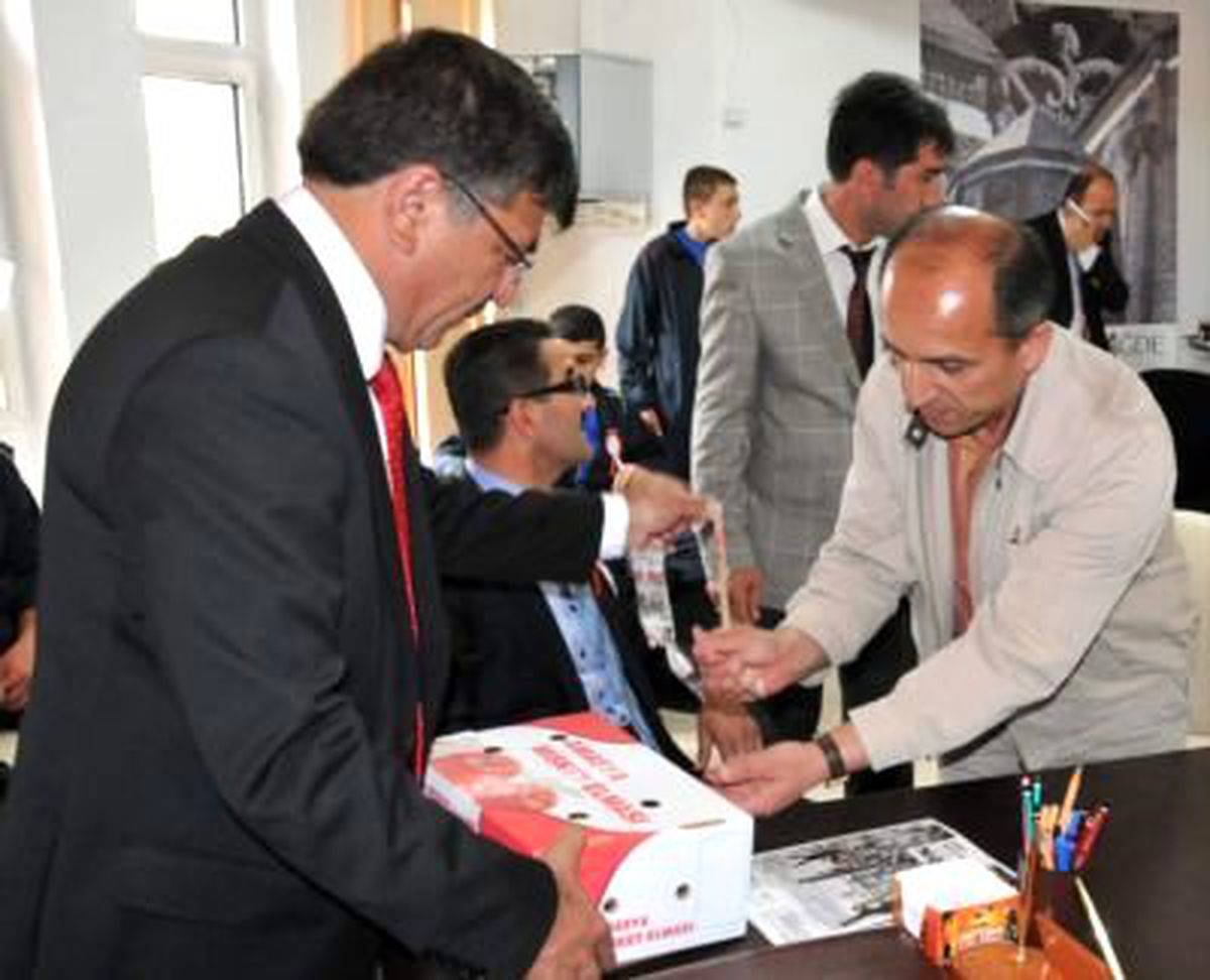 Başkan Akdoğan'a Amasya'dan Elma