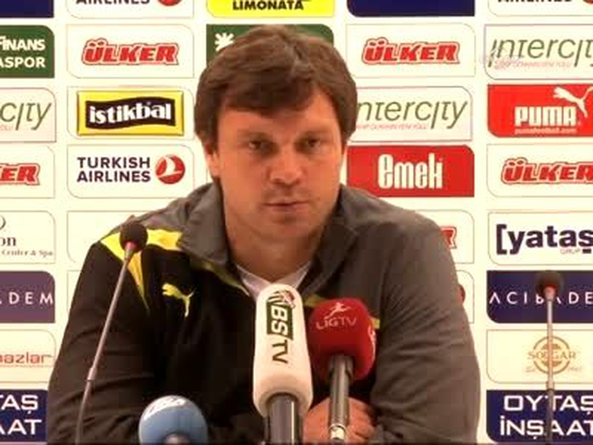 Bursaspor Teknik Direktörü Ertuğrul Sağlam: "Yöneticilerin İşi Farklı Bizim İşimiz Farklı"