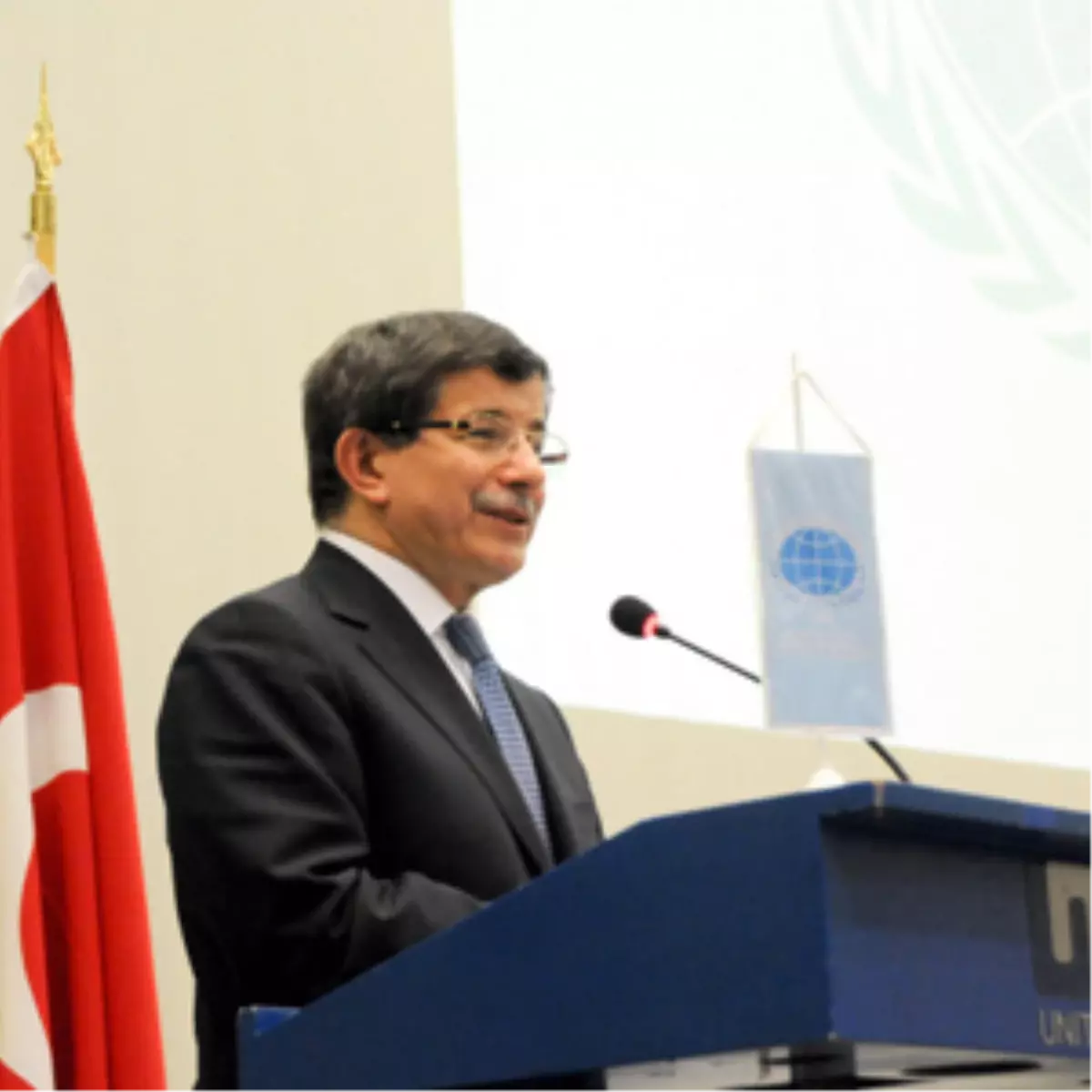 Davutoğlu, Bosna Hersekli Mevkidaşı Lagumdzija ile Ortak Basın Toplantısı Düzenledi