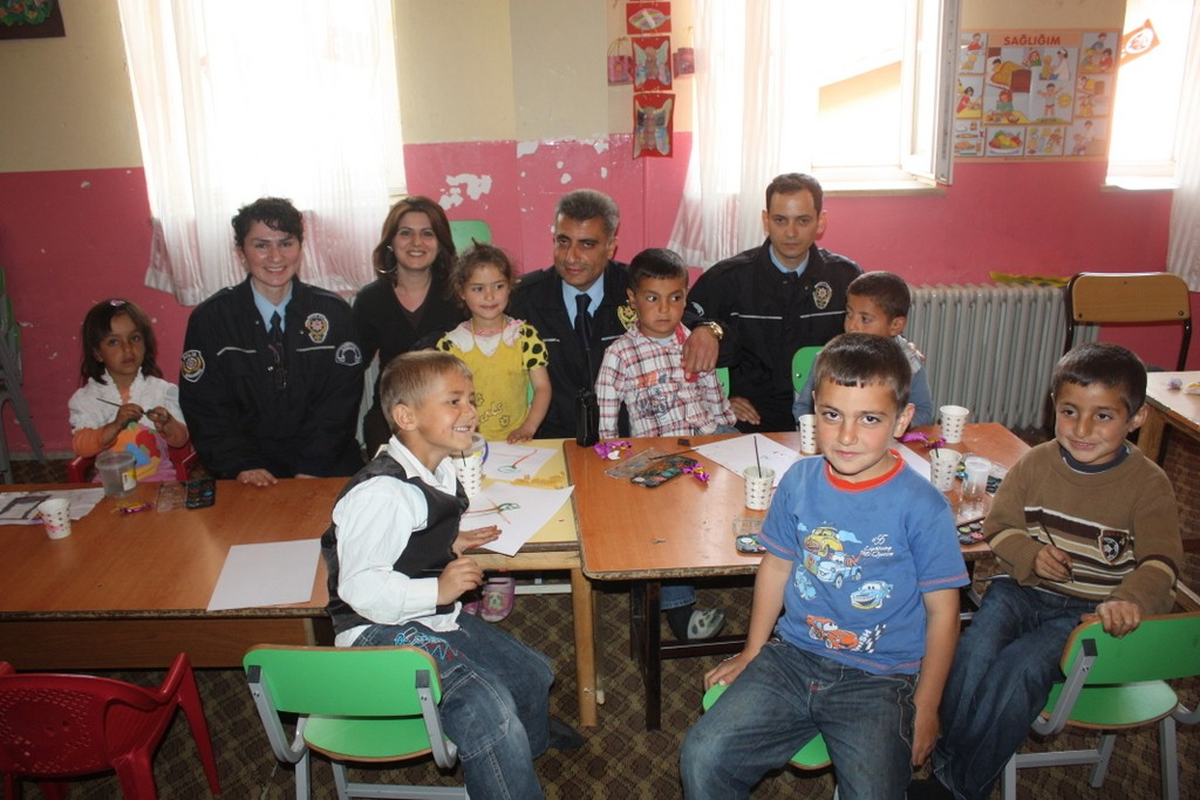 Emniyet Müdürü Bozkurt'un Okul Ziyaretleri Devam Ediyor