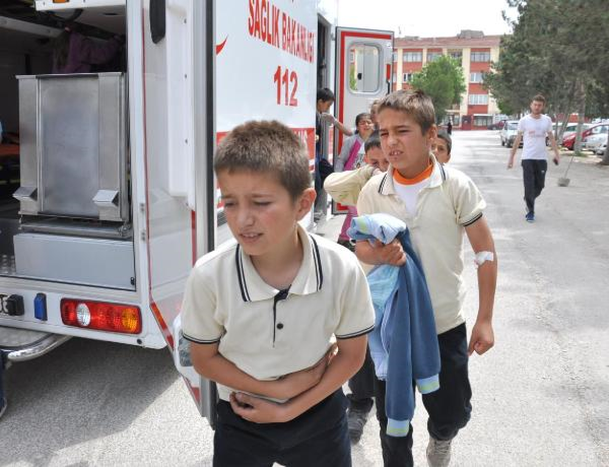 Eskişehir\'de 18 Öğrenci Zehirlendi