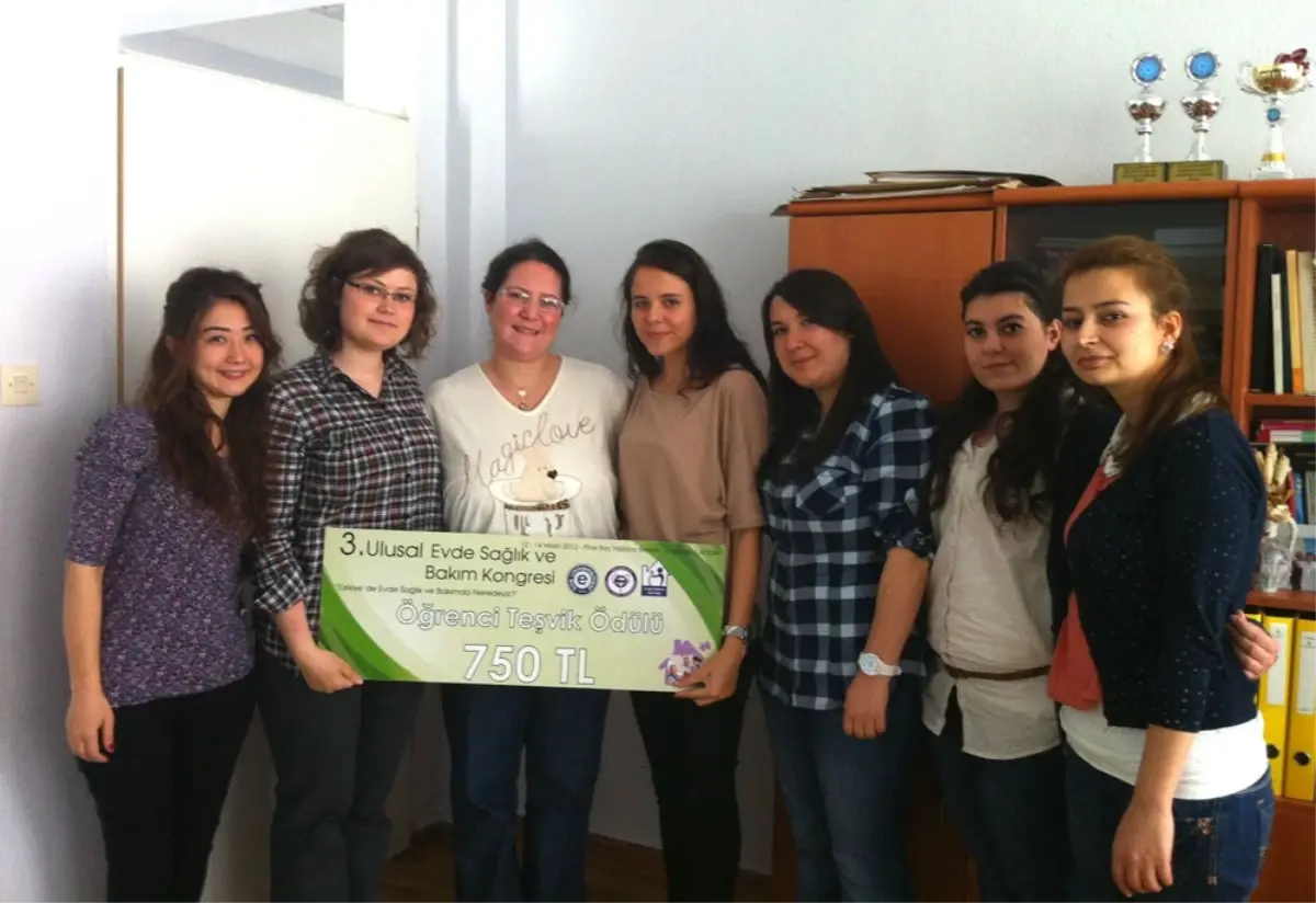 "Evde Hasta Bakımı" Dersine Birincilik Ödülü