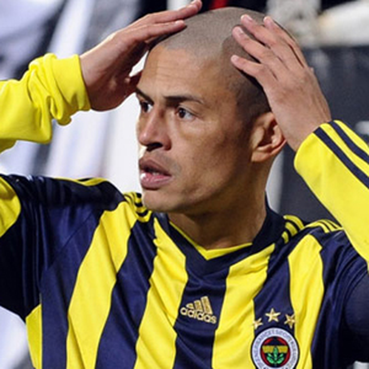 Fenerbahçe'ye Alex Şoku!