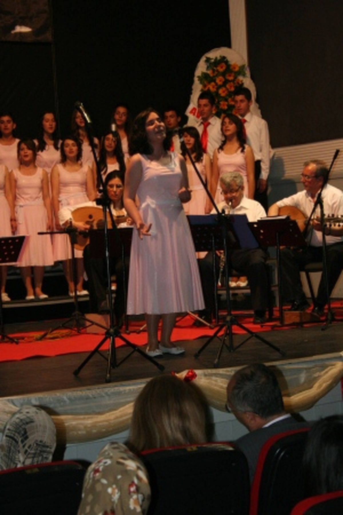 Gençler ve Çocuklardan Muhteşem Konser
 
