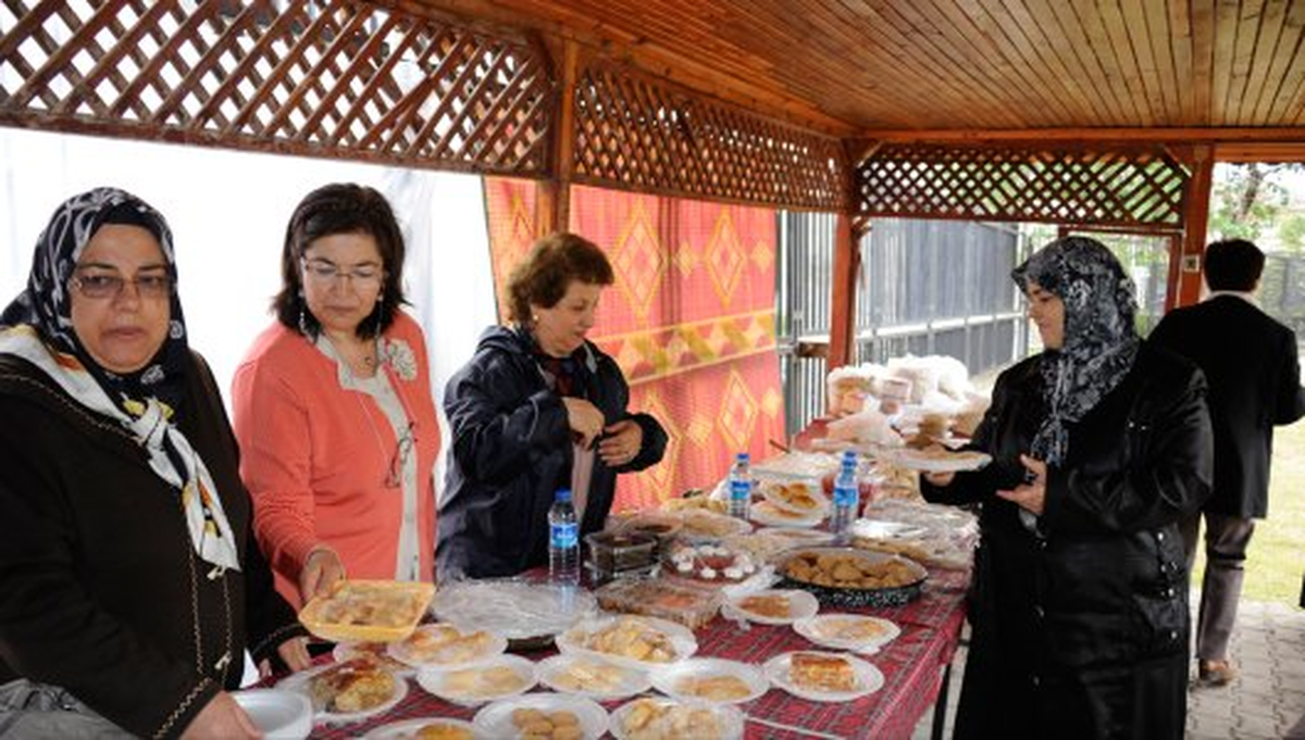 Hanımlardan Eğitime Destek Kermesi
