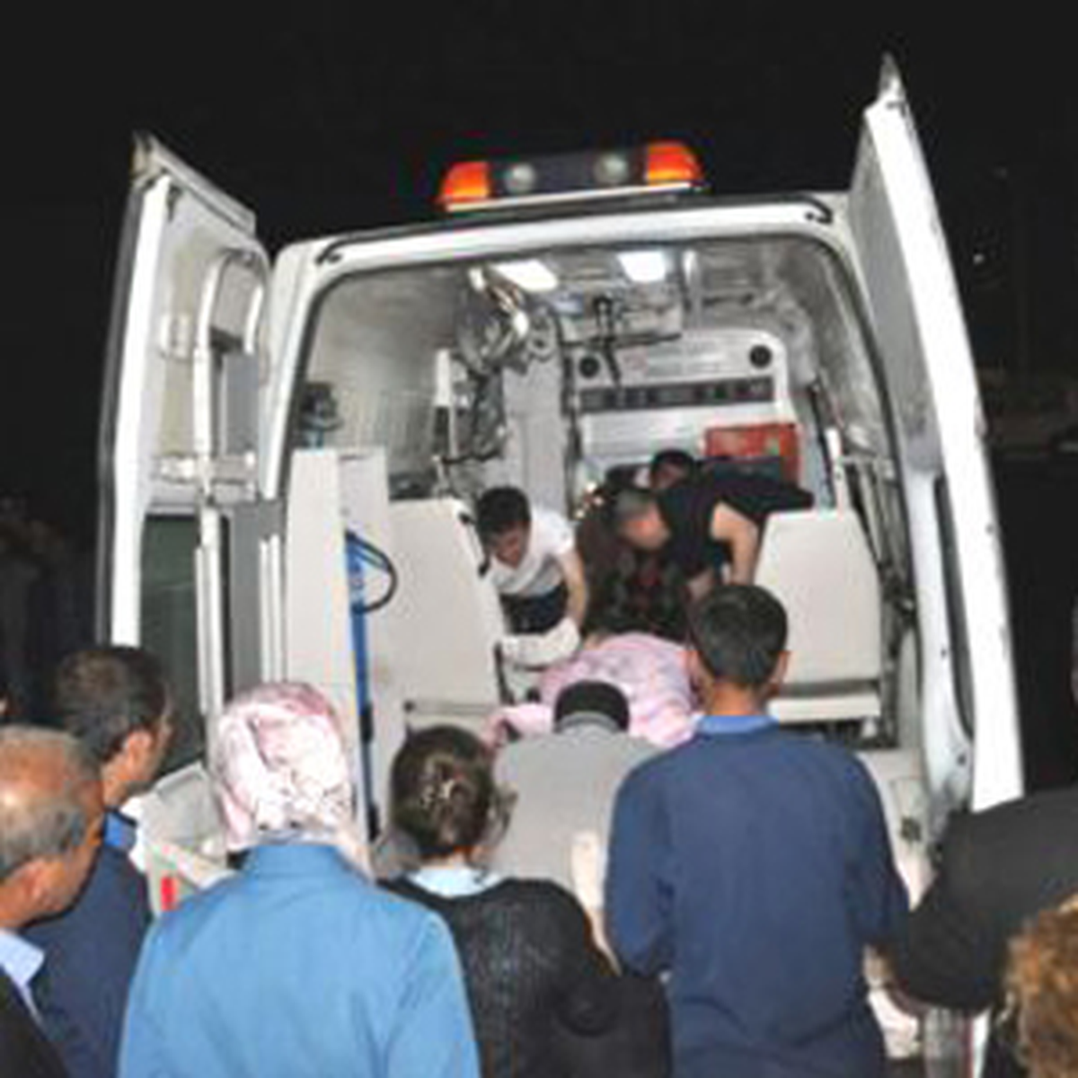 Hizan\'da Minibüs Şarampole Devrildi: 2 Ölü, 3 Yaralı