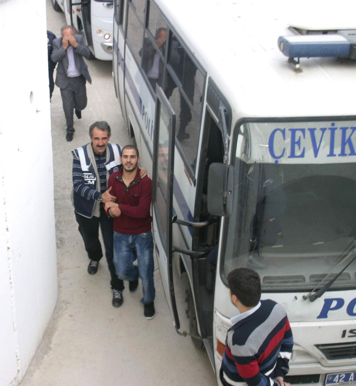 "İcra" Operasyonu Zanlıları Adliyeye Sevk Edildi