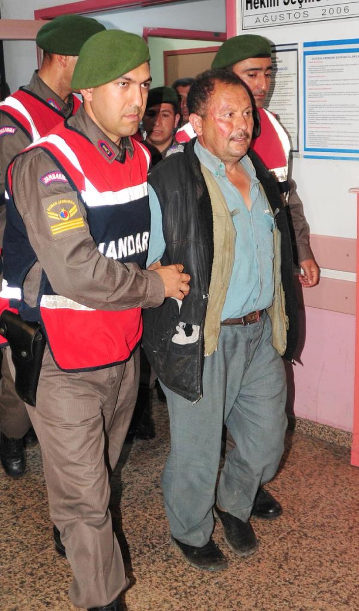 Jandarmaya Ateş Açan Şüpheli Komando Operasyonuyla Yakalandı