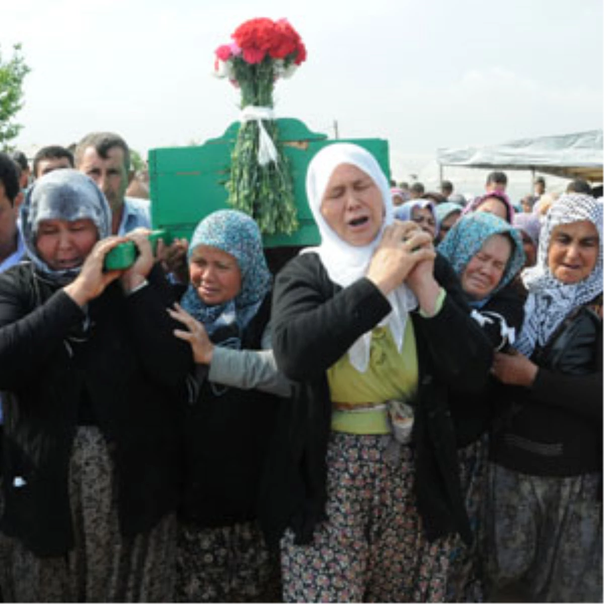 Kavdır\'ın Cenazesini Kadınlar Taşıdı