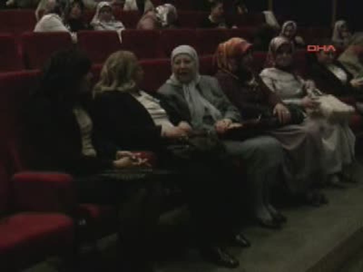 Kırıkkale'de, Valinin Annesine Yılın Annesi Ödülü