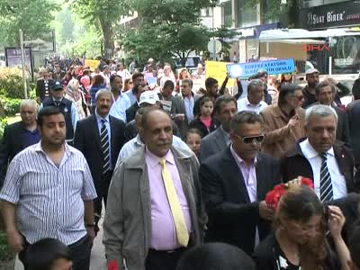 Kocaeli 2. Roman Festivali Sevgi Yürüyüşü ile Start Aldı
