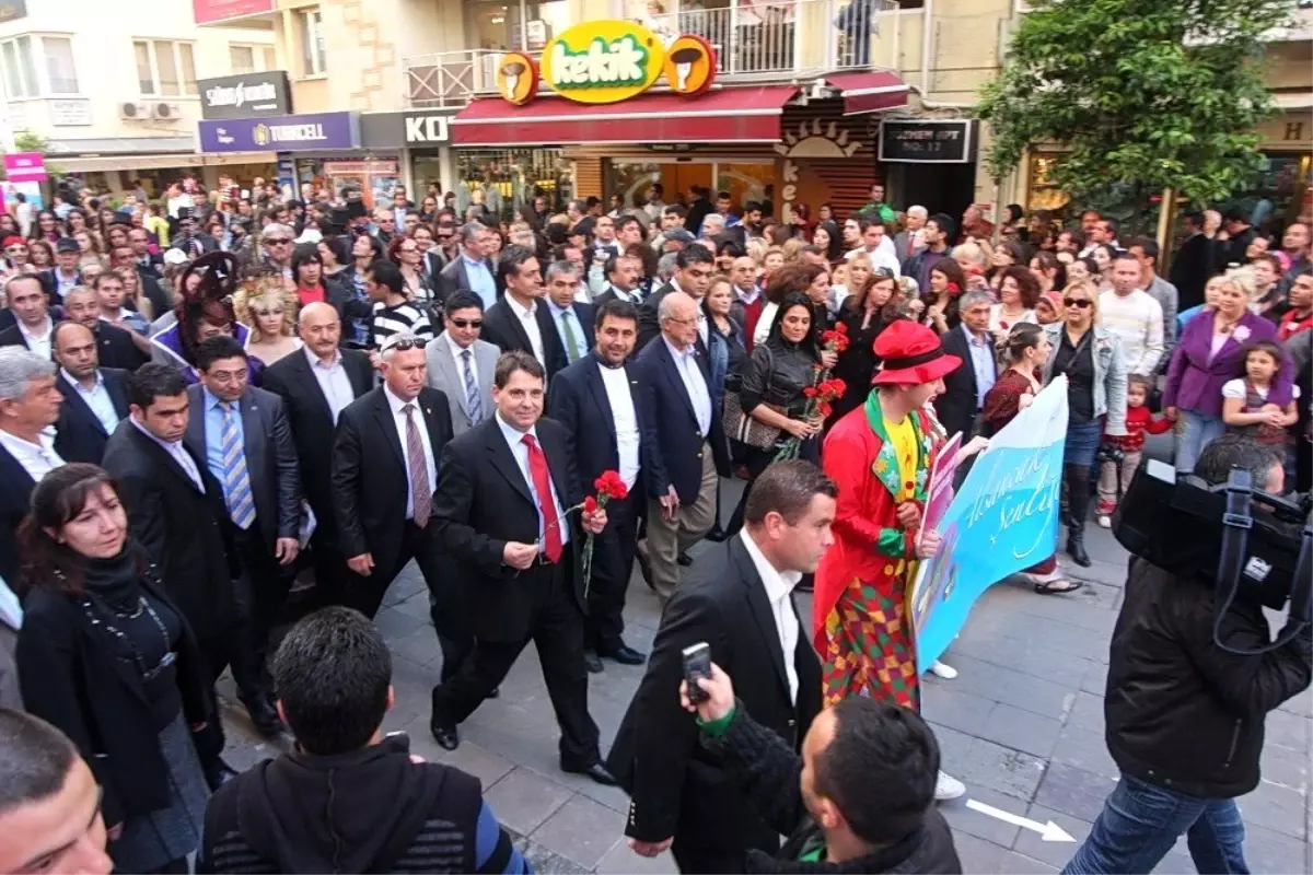 Konak\'ta Mayıs Ayı Renkli Geçecek