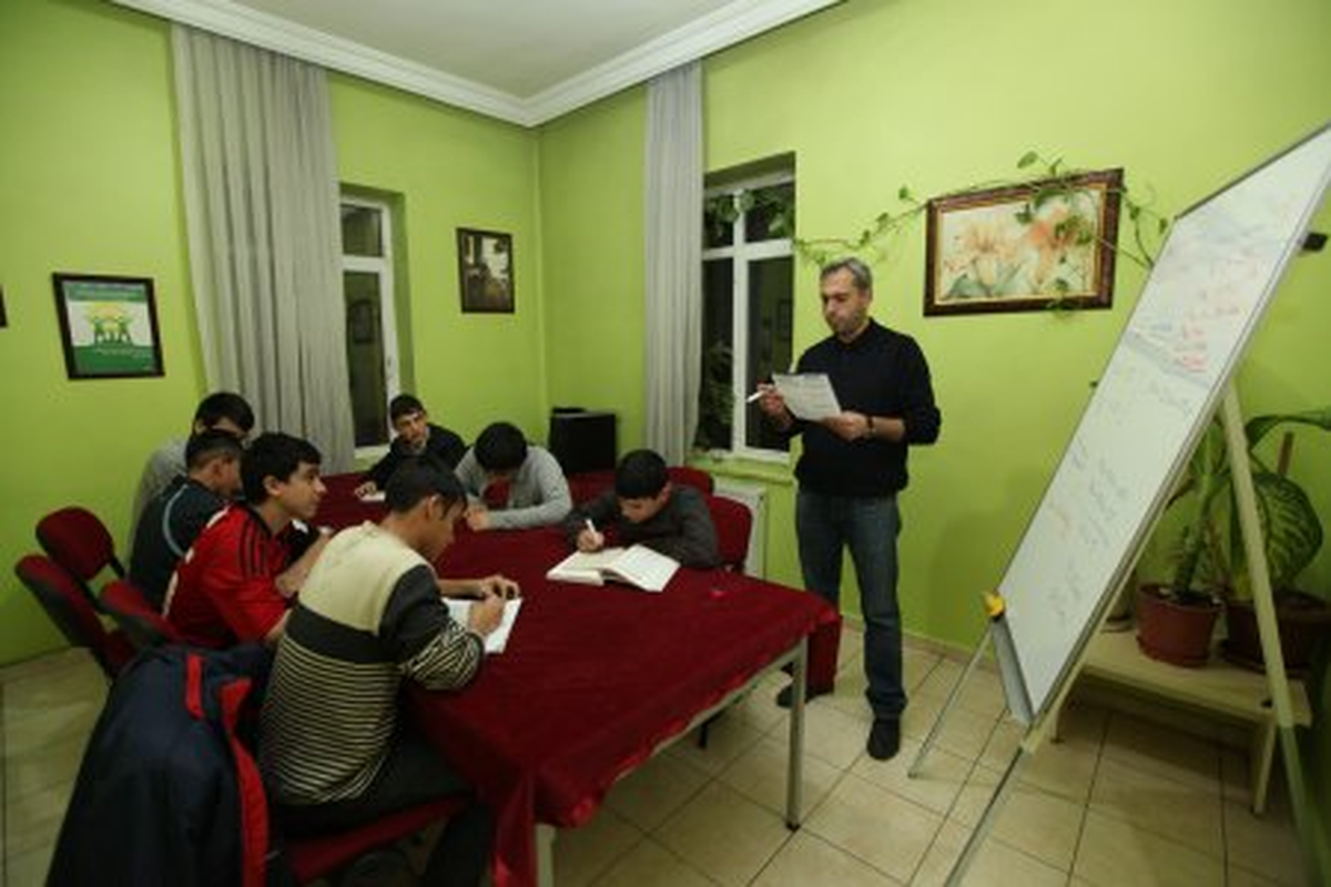 Mutlu Yarınlar İçin Elele