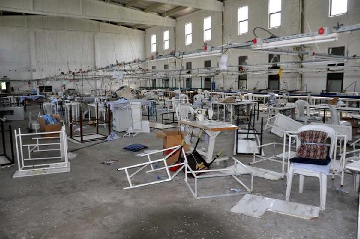 Patron, Gece Fabrikayı Boşaltıp Kaçtı