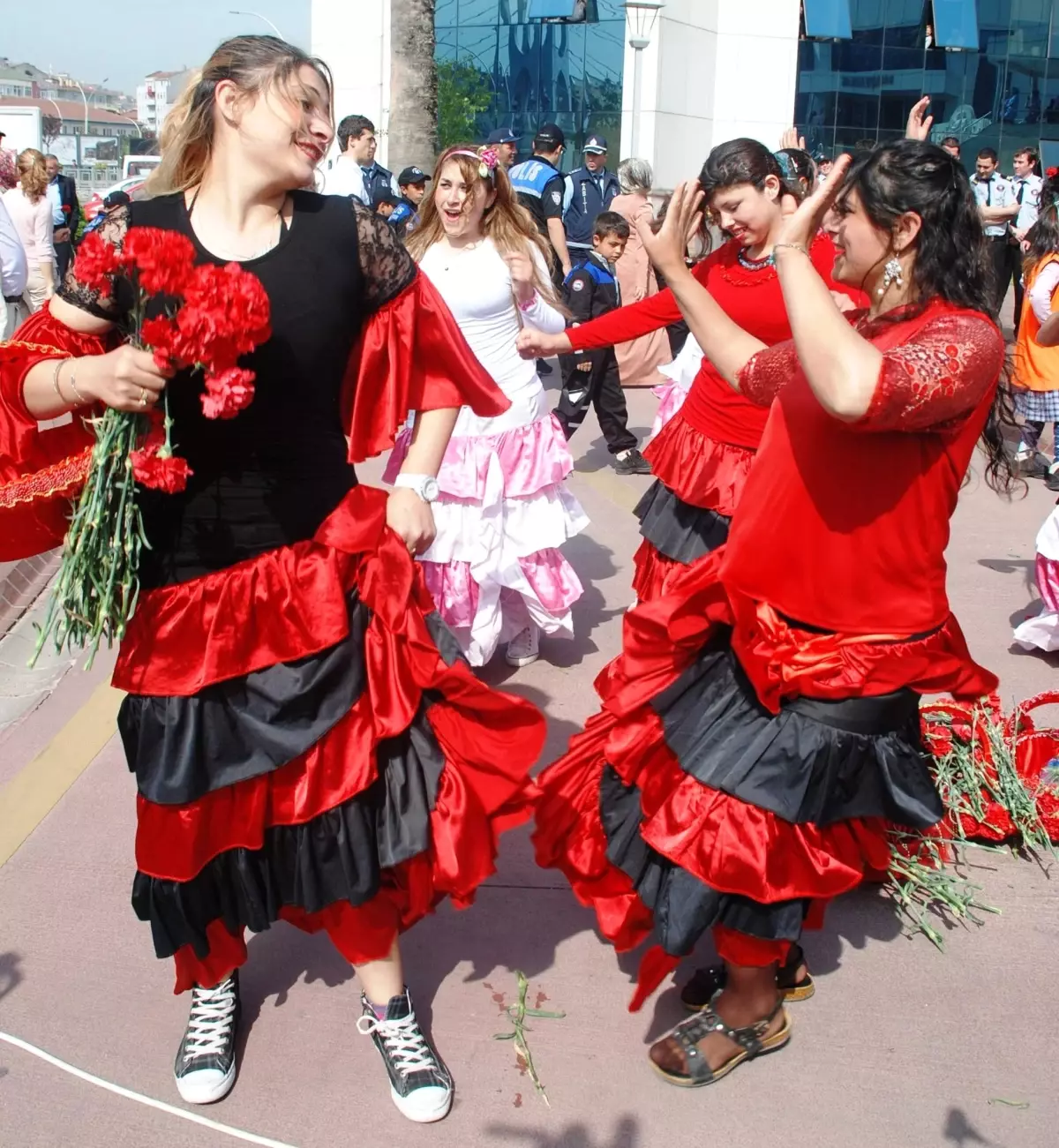 Roman Festivaline Renkli Açılış