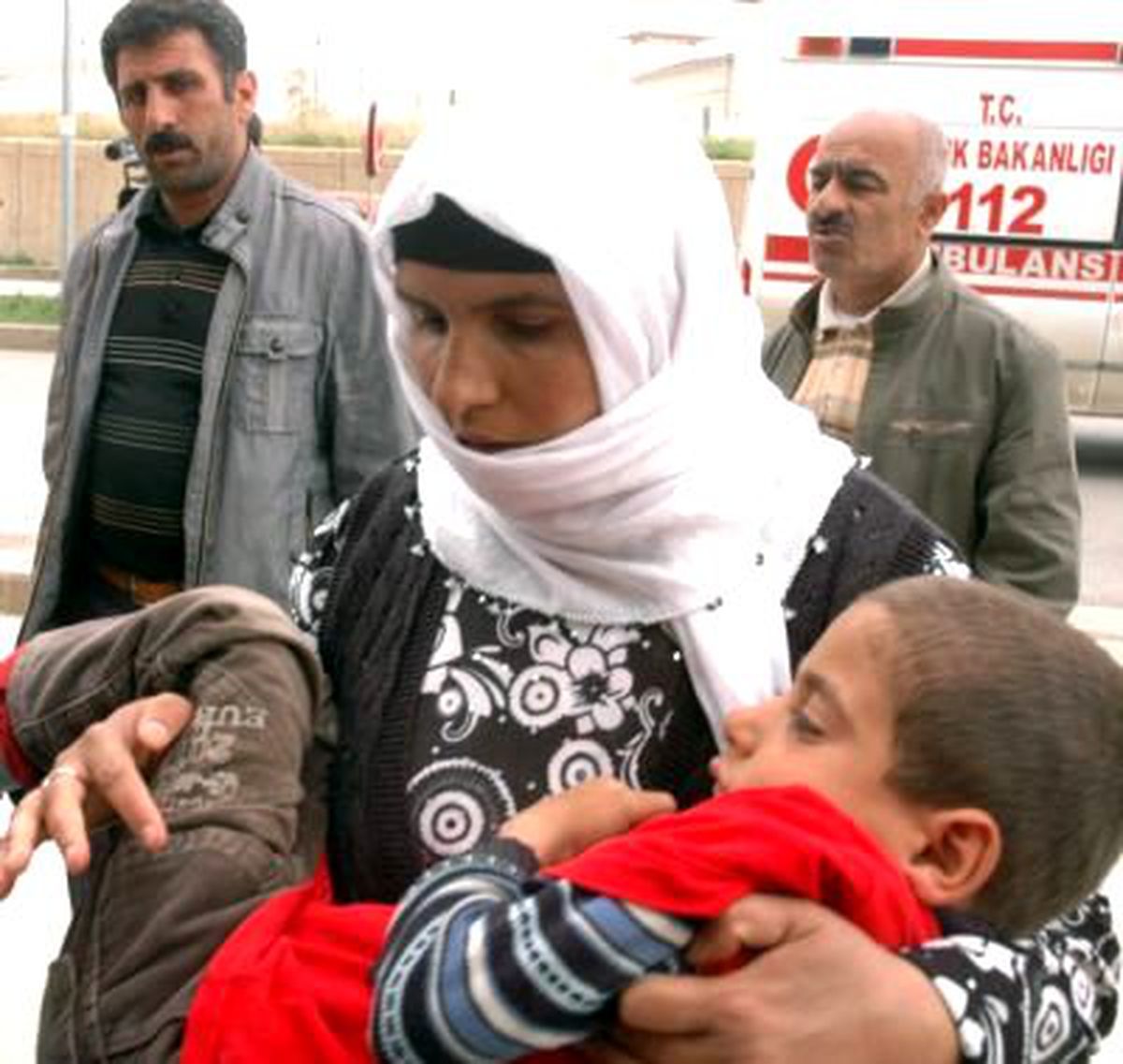 Van\'da 20 Öğrenci Zehirlenme Şüphesiyle Hastaneye Kaldırıldı