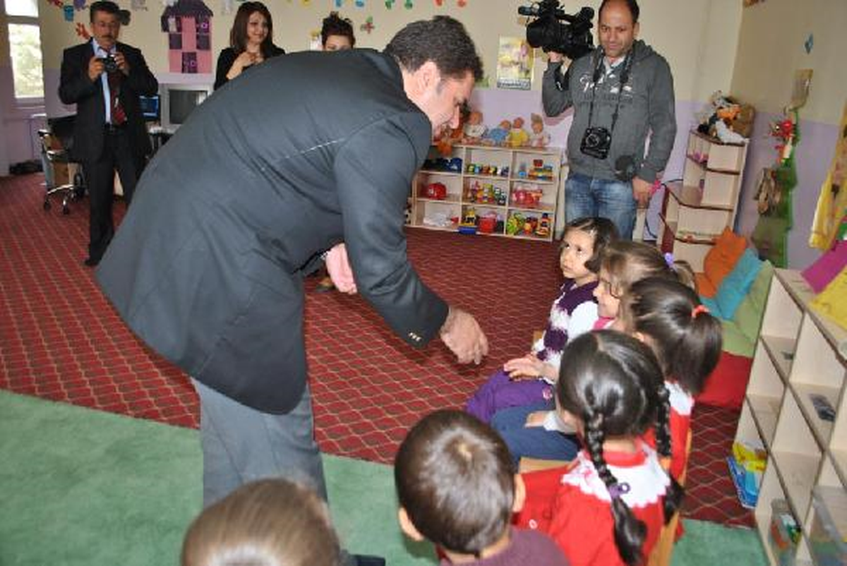 Van\'da 40 Öğrenci Sütten Hastanelik Oldu