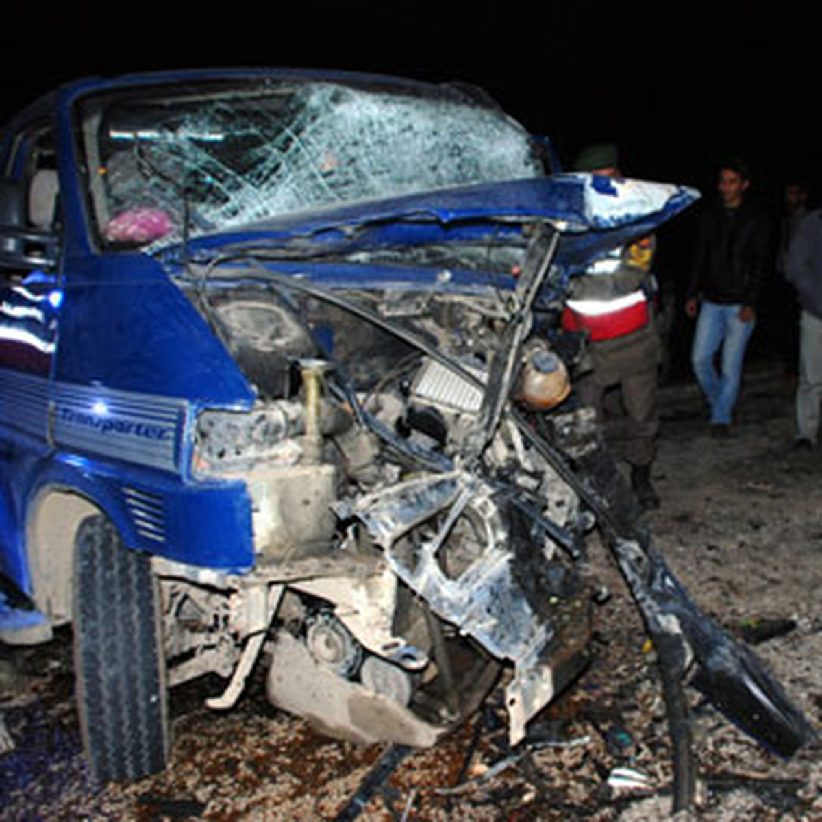 Yeşilova\'da Trafik Kazası: 14 Yaralı