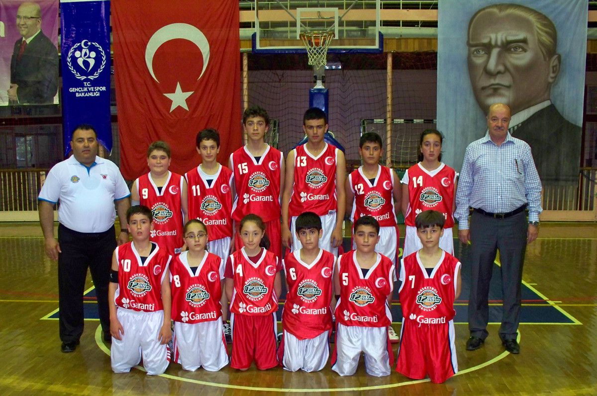 12 Dev Adam 9. Türkiye Ligi Şöleni