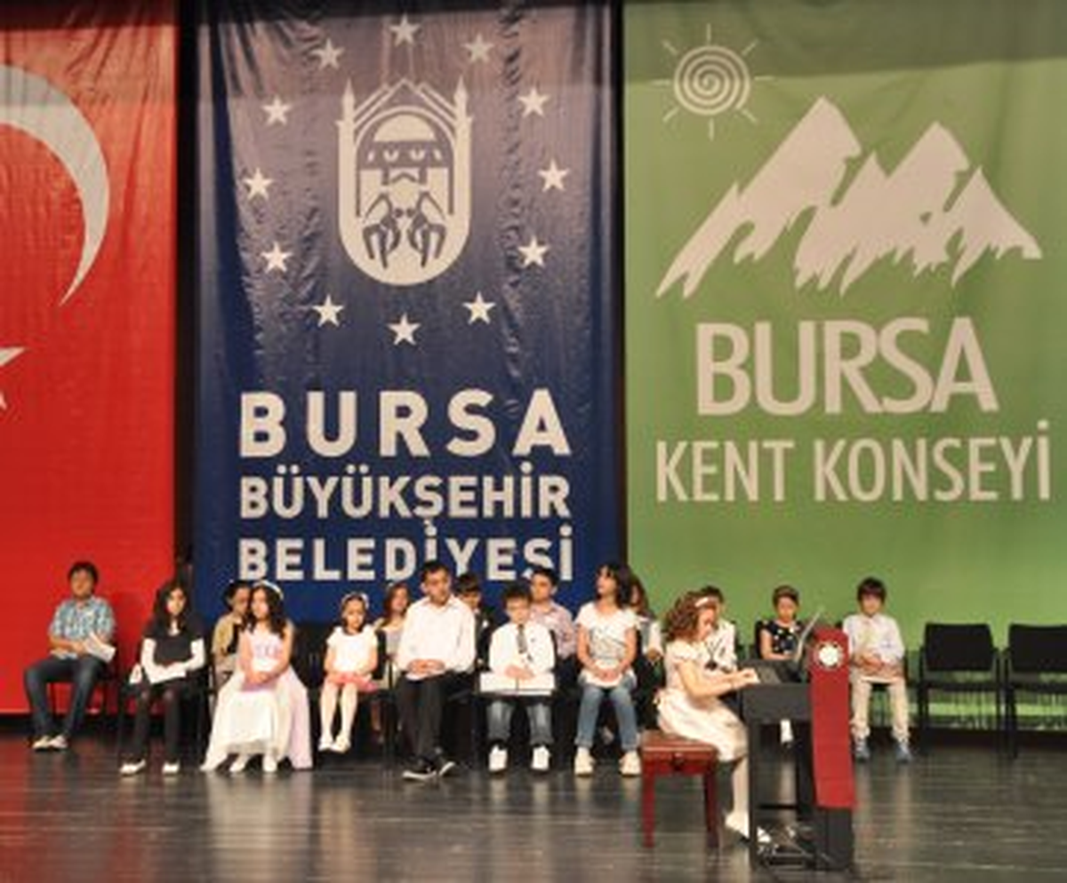 420 Küçük Piyanistten Muhteşem Gösteriler