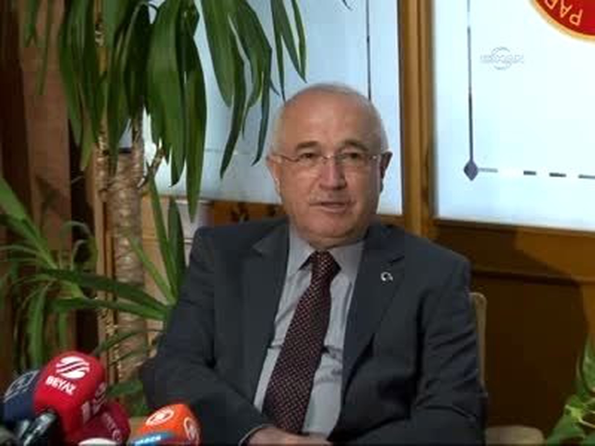 Anayasa Uzlaşma Komisyonu, Yeni Anayasa\'nın Yazımı İçin Mesaiye Başlıyor