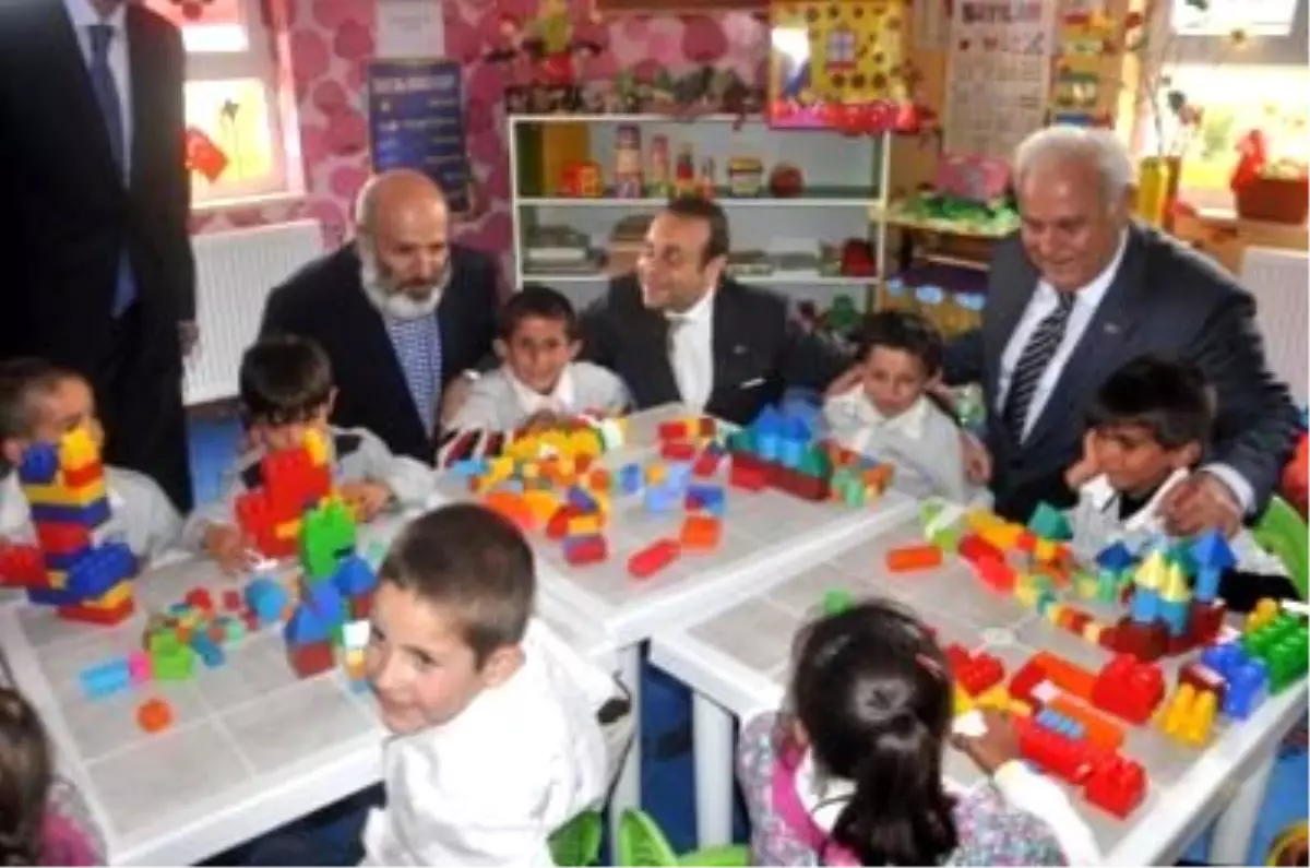 Bakanlar Okul Açılışına Katıldı