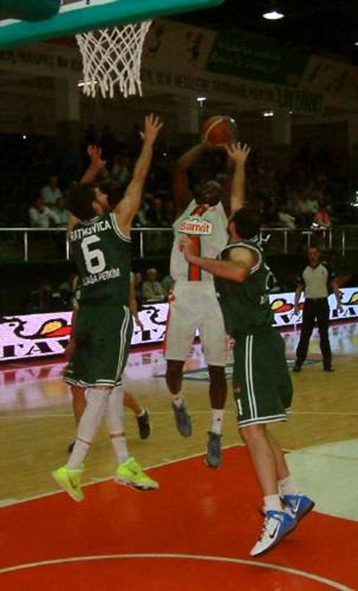 Banvit- Aliağa Petkim: 85- 66