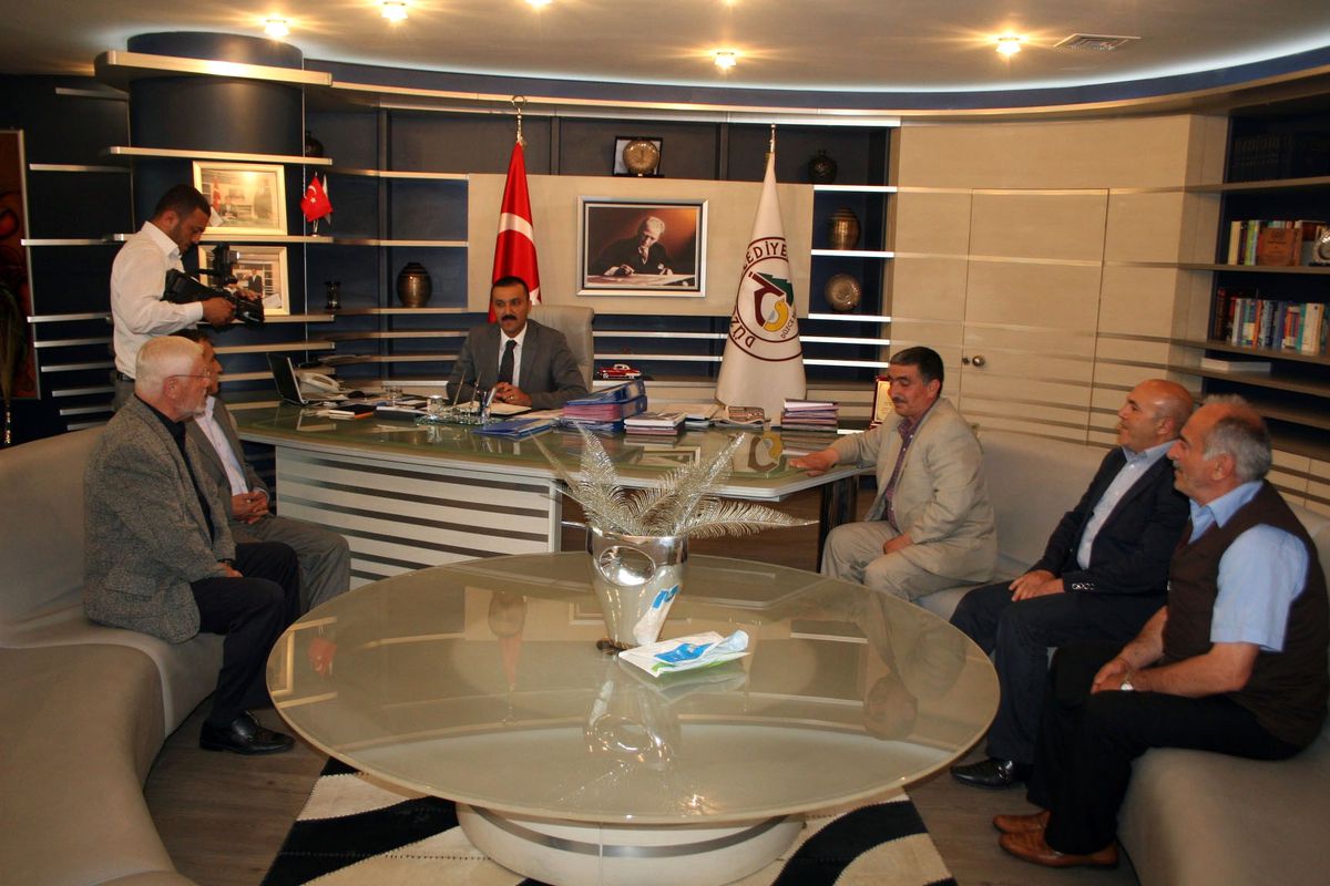 Başkan İsmail Bayram\'a Halktan Plaket