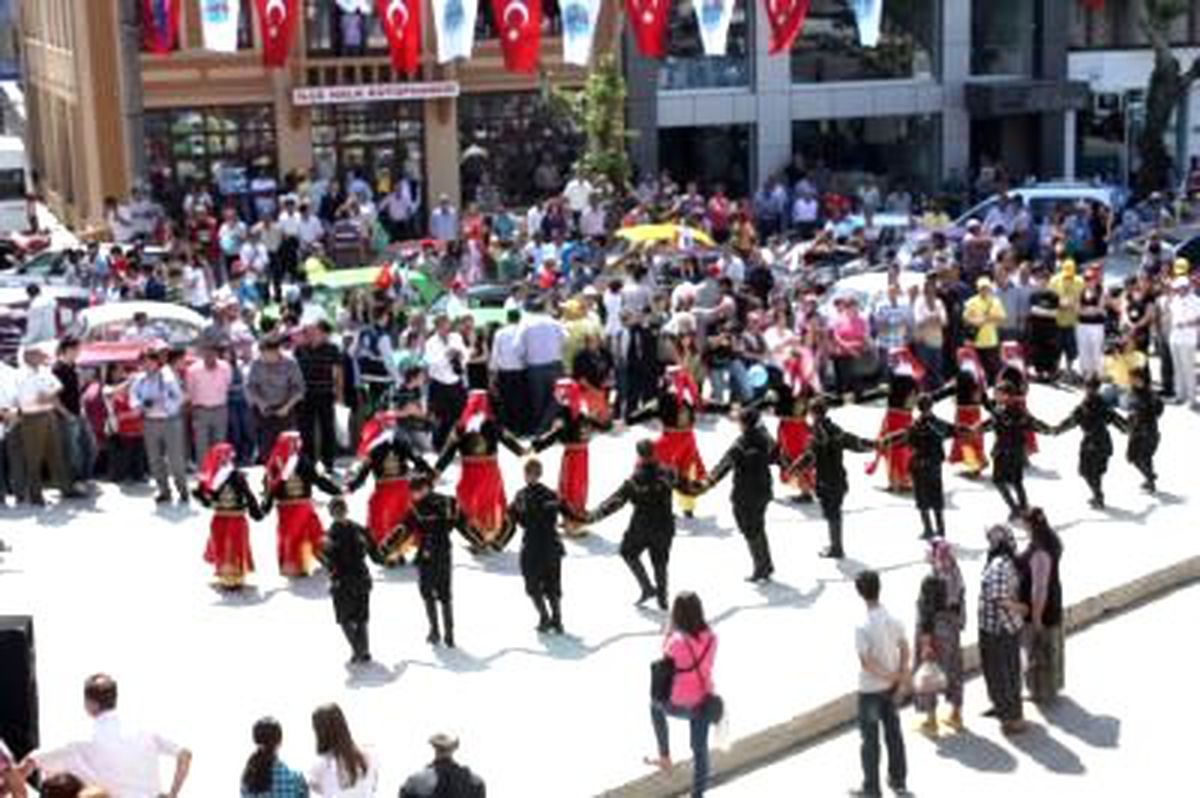 Bir Devre Damgasını Vuran Klasik Otomobiller Uzunköprü'de