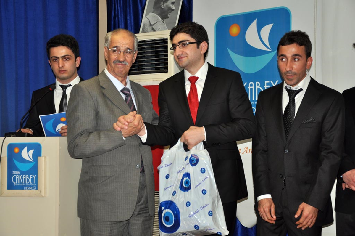 Çakabey Öğrenci Yurdu\'nda Mezuniyet Coşkusu