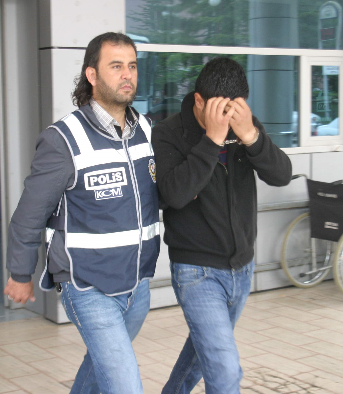 Cezaevine Dil Altında Sım Kart Bile Sokan İcra Çetesi Tutuklandı