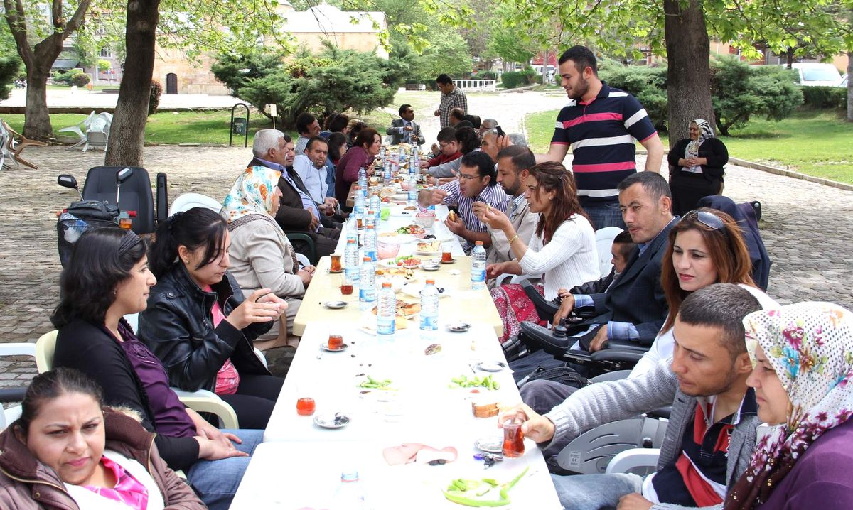 Engelliyi Tanımayan Kurumlar Var