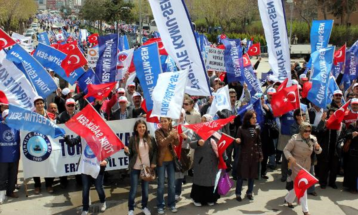 Erzurum\'da Memurlardan Davul ve Zurnalı Eylem