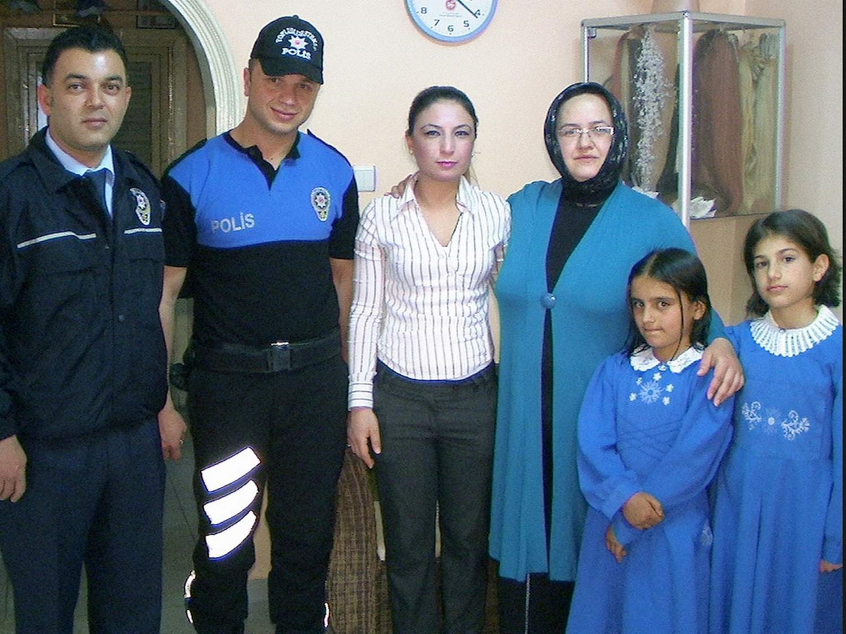 Fakir Kız Öğrencilere Emniyetten Saç Kesim Projesi