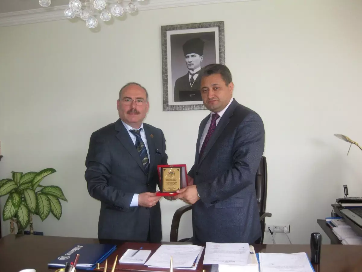 Kahvecilerden Karabağlar Kaymakamına Jest